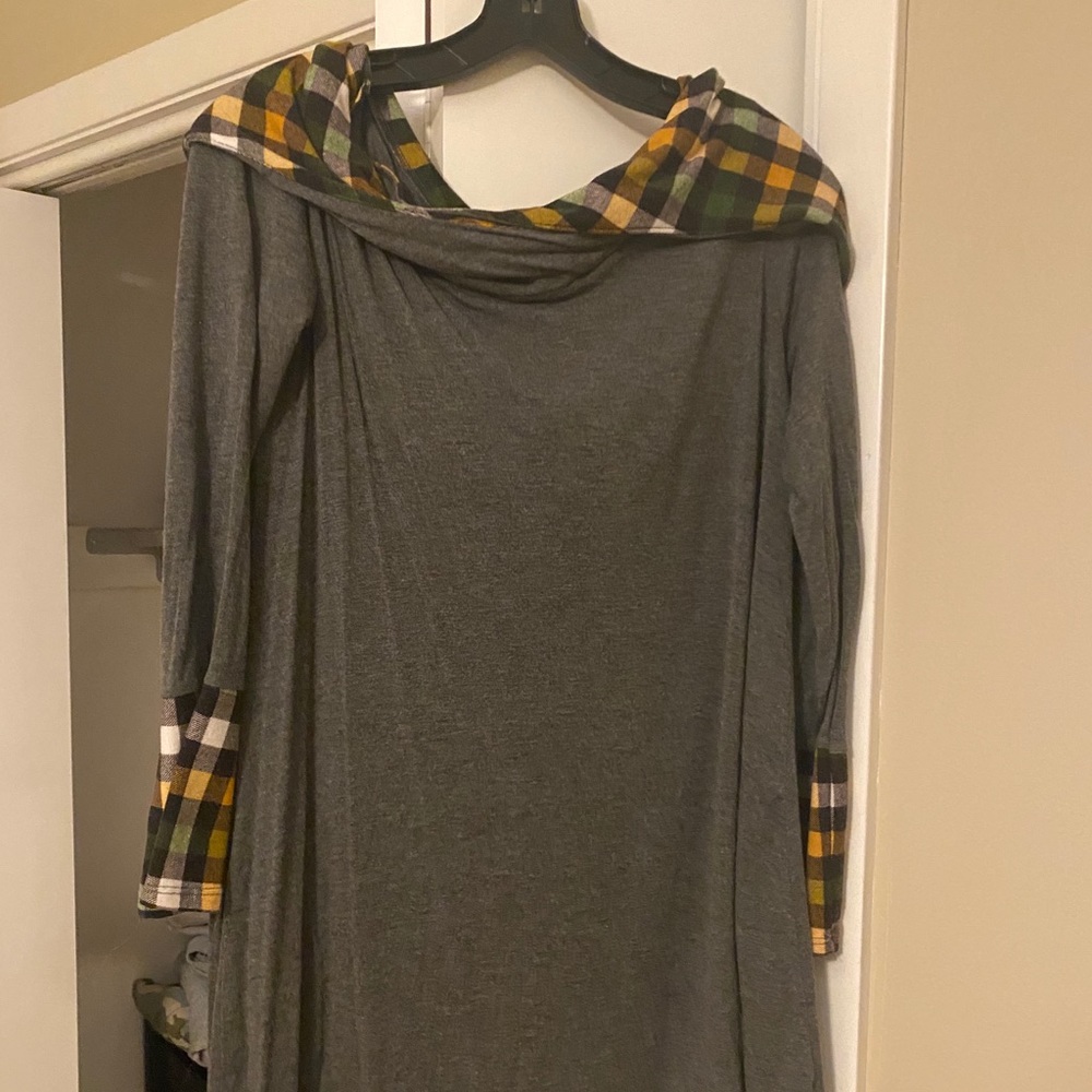 Long sweater with hood